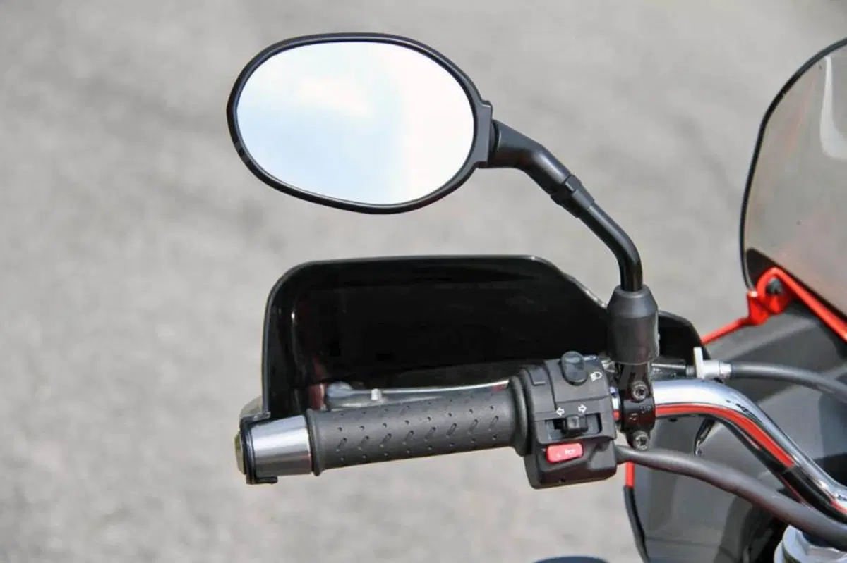 Triumph Tiger SE   (23)
