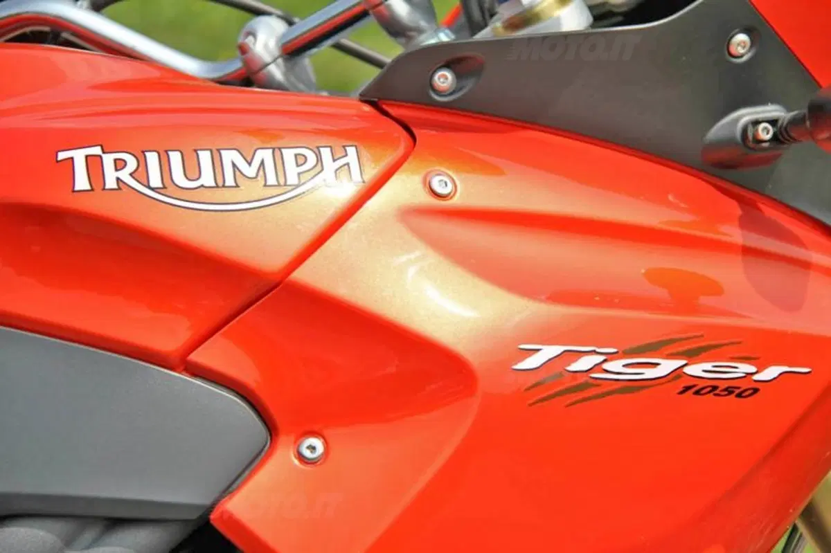 Triumph Tiger SE   (27)