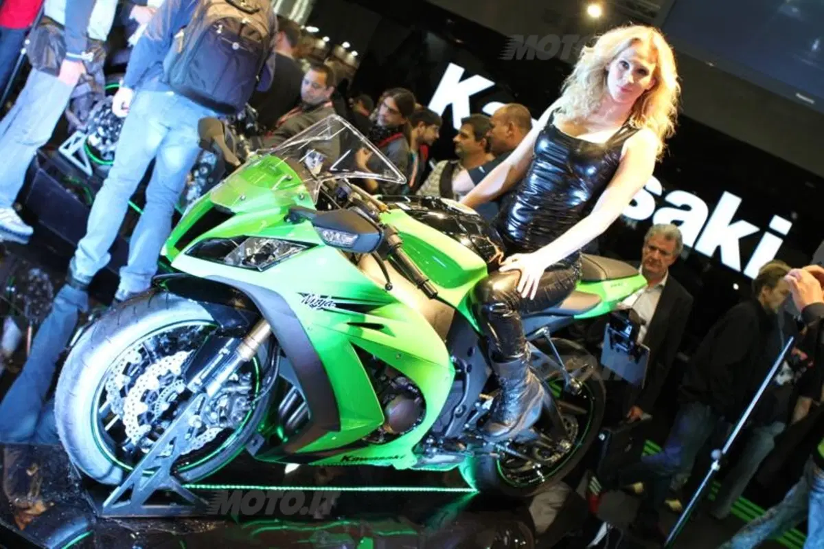 Nuove immagini e video della Kawasaki Ninja ZX-10R 2011 (9)
