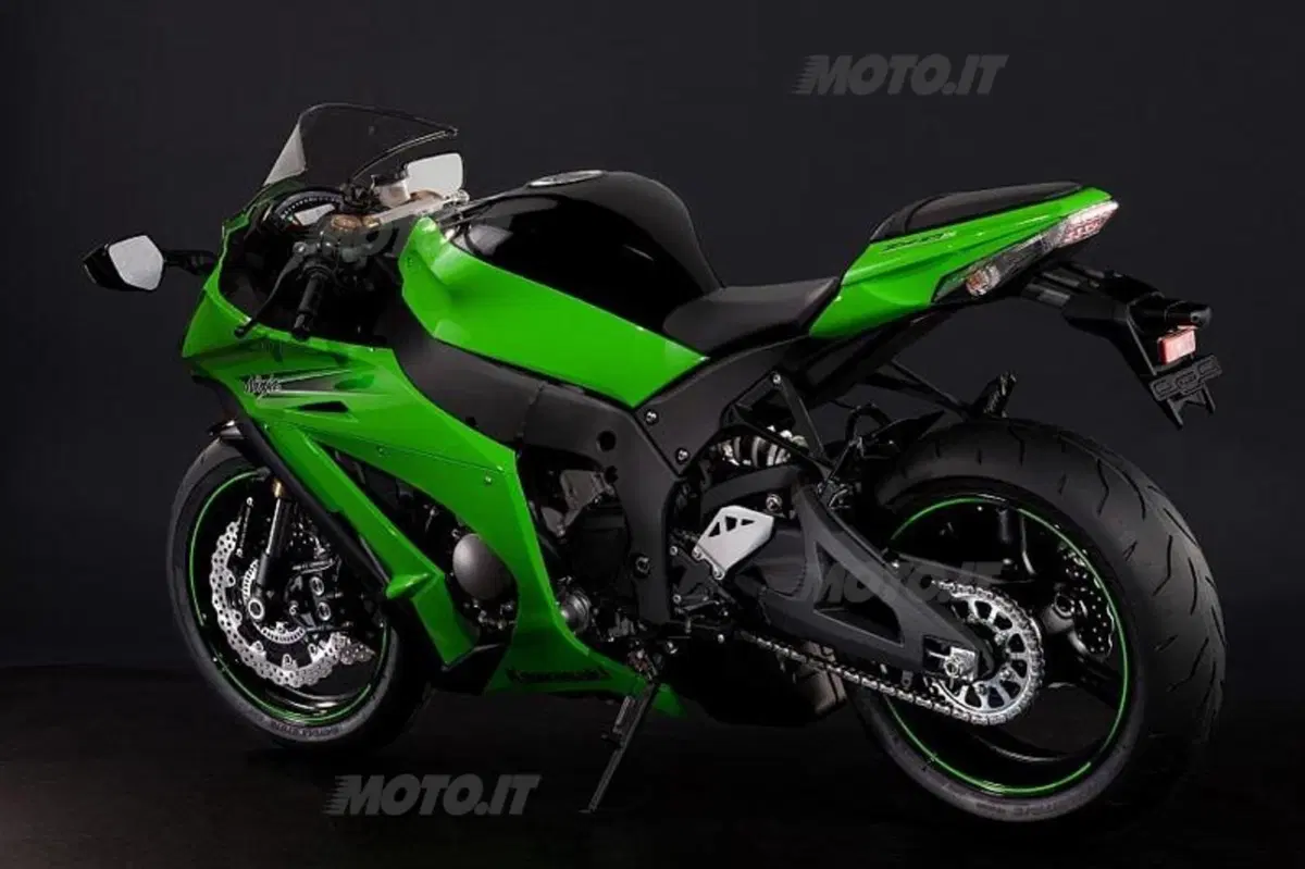 Nuove immagini e video della Kawasaki Ninja ZX-10R 2011 (11)