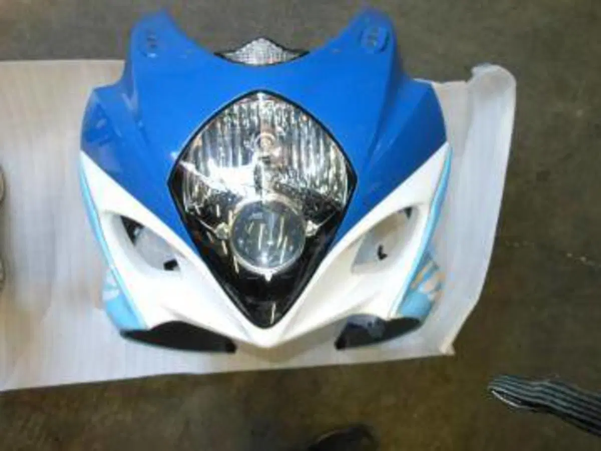 Gsx-r 1000 k7 Carene complete + Fari A - P + Serba Suzuki (3)