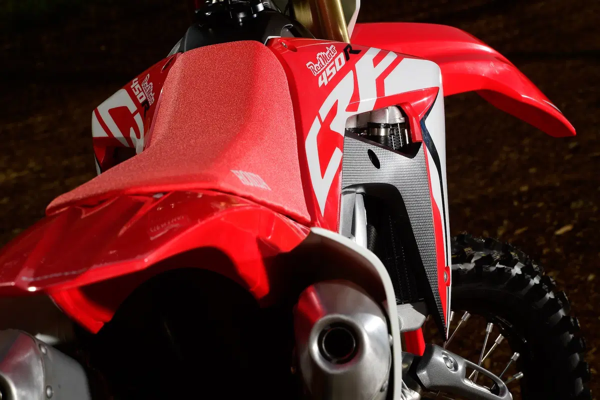 Honda CRF 250R e CRF 450R 2019: Concentrato di tecnologia (4)