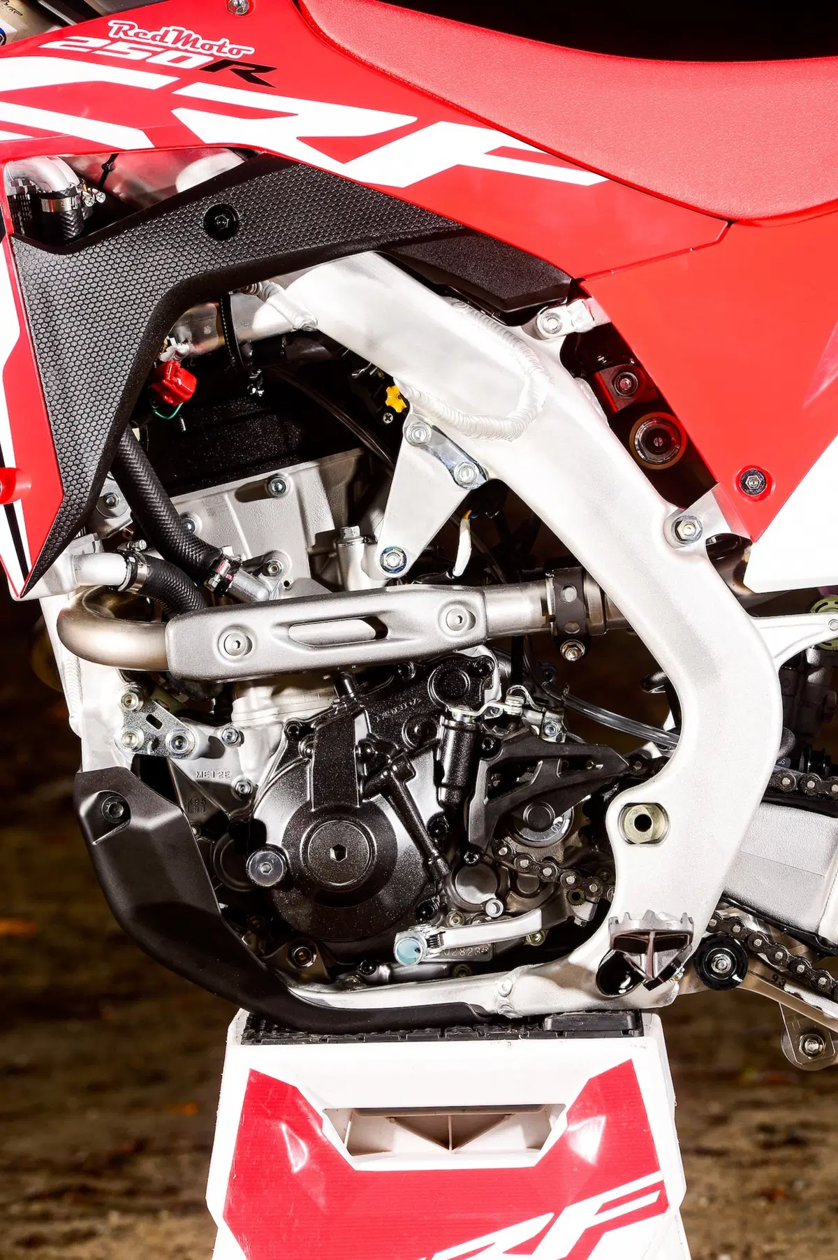 Honda CRF 250R e CRF 450R 2019: Concentrato di tecnologia (7)