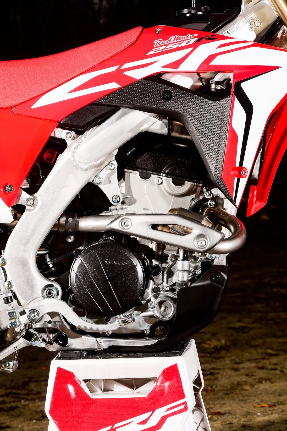 Honda CRF 250R e CRF 450R 2019: Concentrato di tecnologia (3)