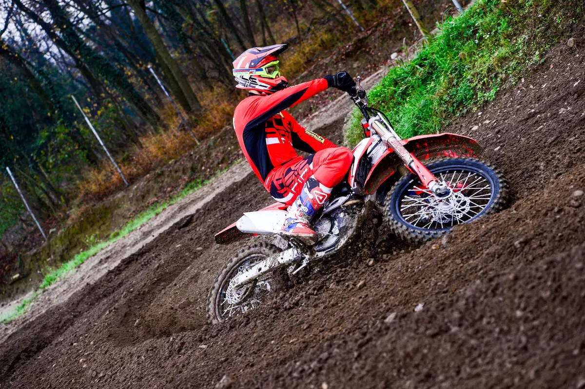 Honda CRF 250R e CRF 450R 2019: Concentrato di tecnologia (9)