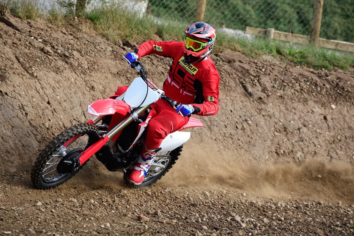 Honda CRF 250R e CRF 450R 2019: Concentrato di tecnologia (7)