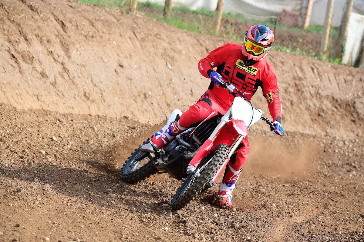 Honda CRF 250R e CRF 450R 2019: Concentrato di tecnologia (11)