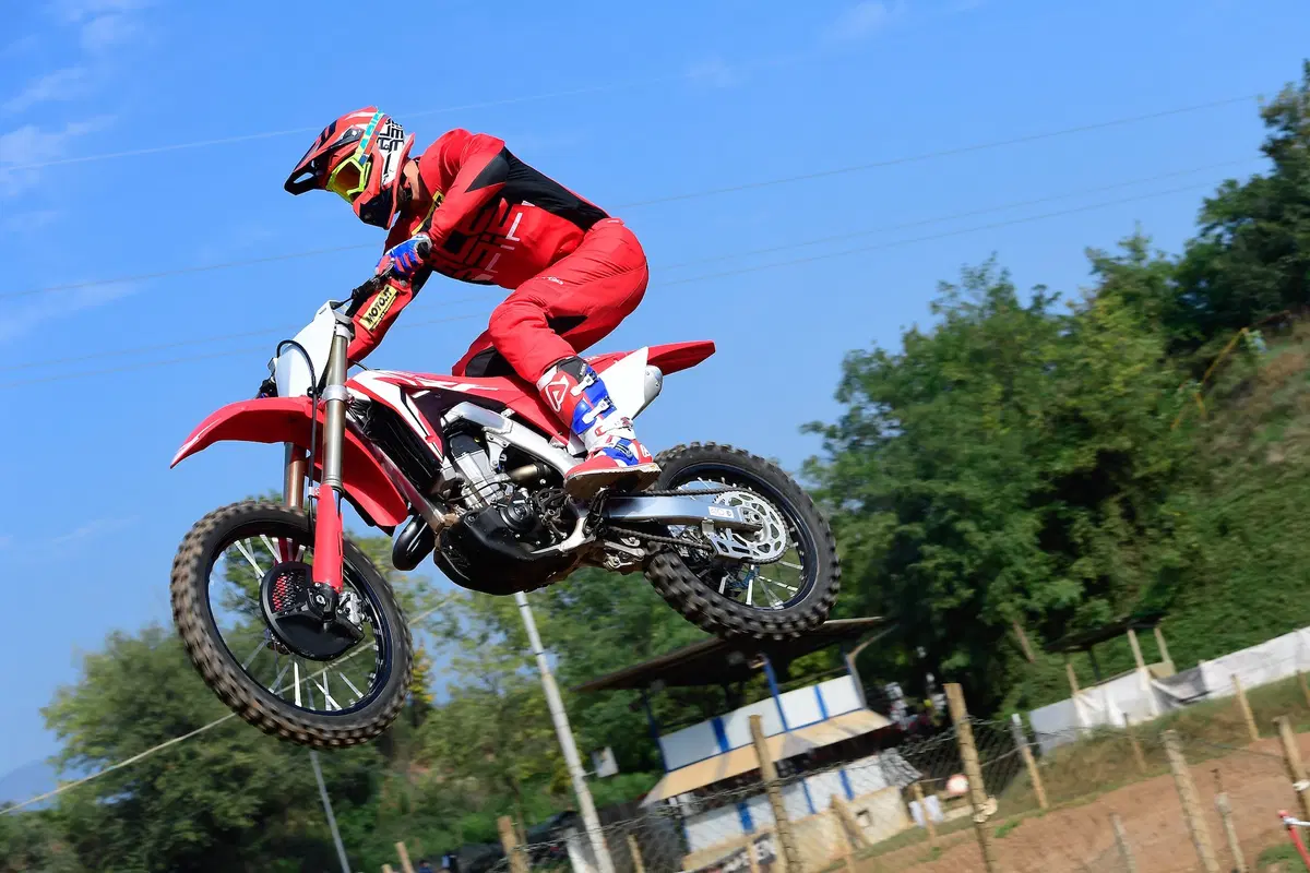 Honda CRF 250R e CRF 450R 2019: Concentrato di tecnologia (12)