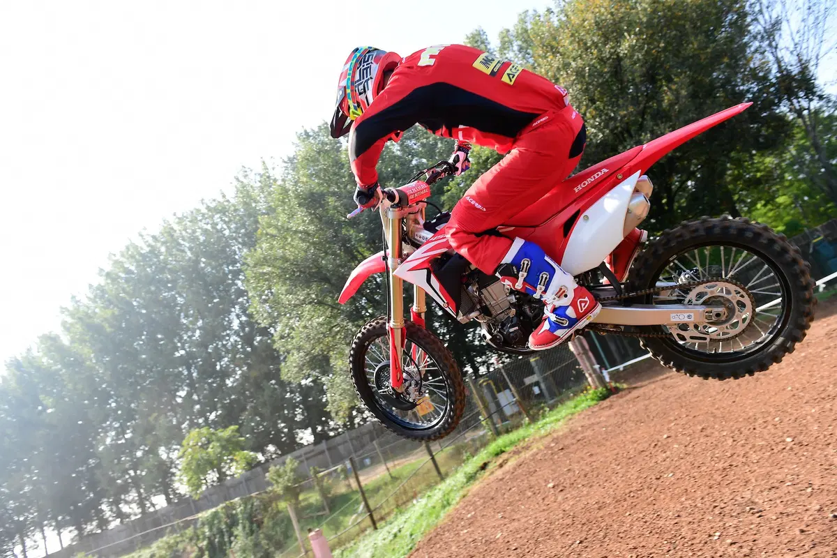 Honda CRF 250R e CRF 450R 2019: Concentrato di tecnologia (17)