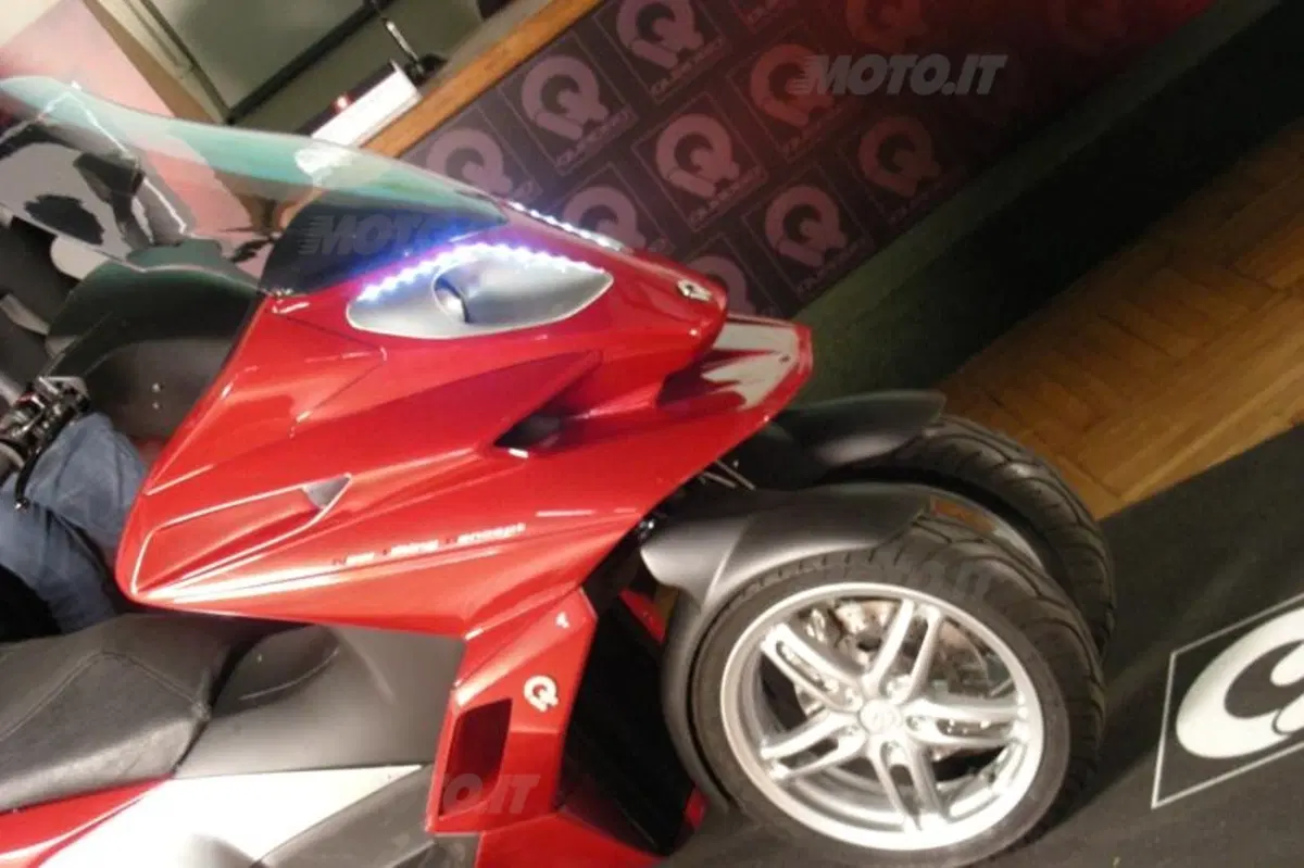 3D e 4D: debuttano i Quadro a 3 e 4 ruote (4)