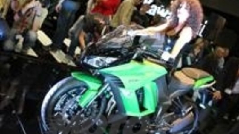Kawasaki: la Z1000 diventa anche SX