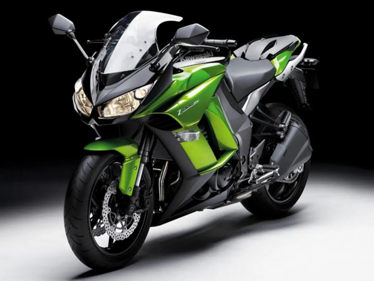 Kawasaki: la Z1000 diventa anche SX (4)