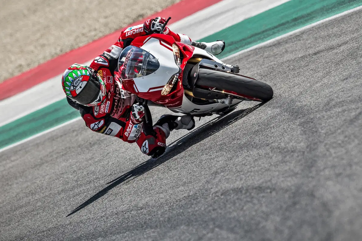 Ducati 1299 Panigale R Final Edition: 209 cv, 179 kg e componenti racing (9)