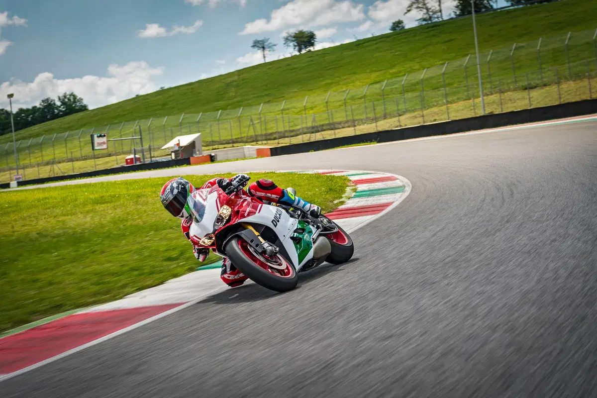 Ducati 1299 Panigale R Final Edition: 209 cv, 179 kg e componenti racing (10)