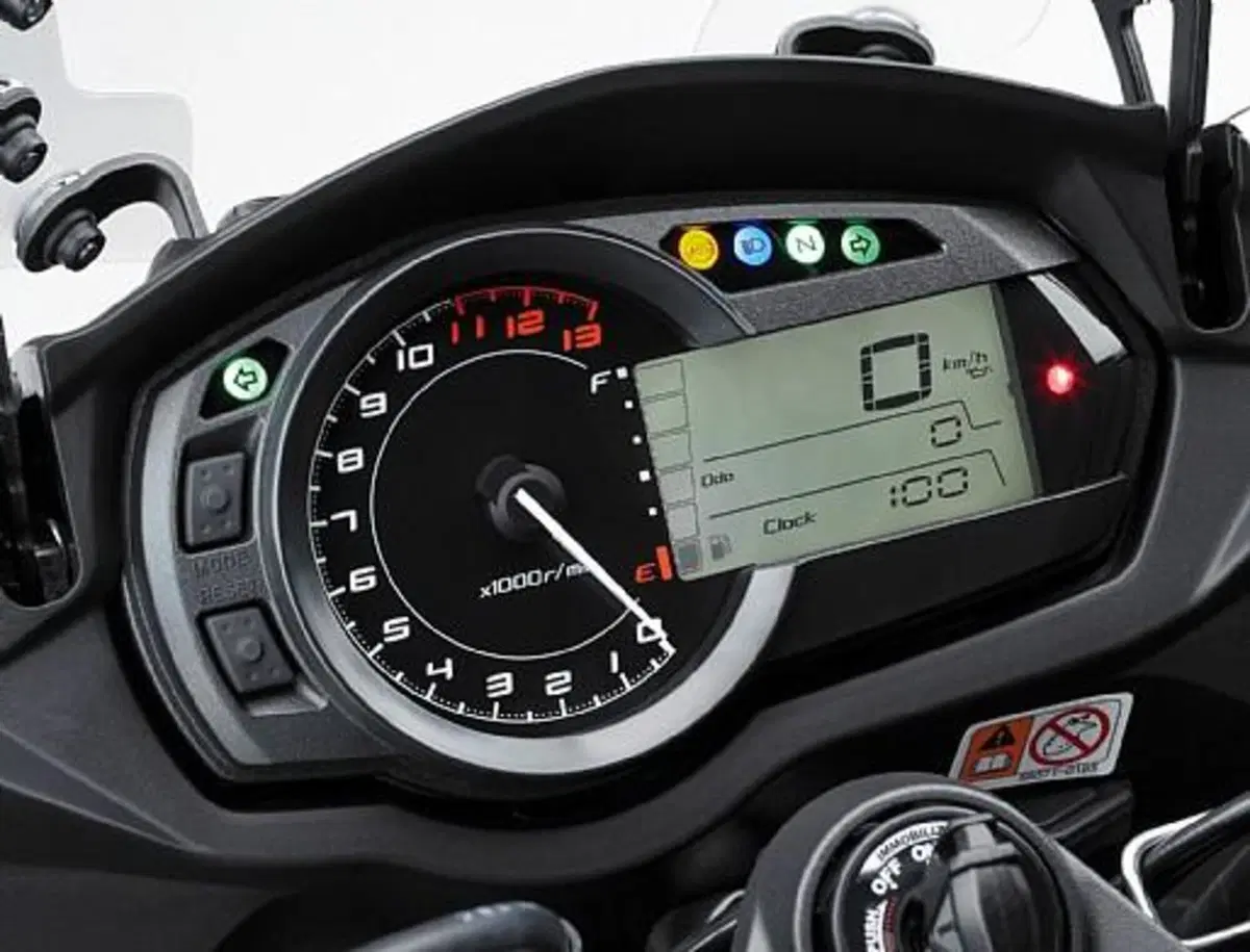 Kawasaki: la Z1000 diventa anche SX (9)