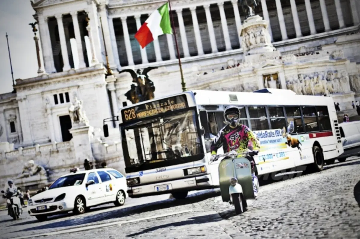 20mila a Roma per lo spettacolo del Red Bull X-Fighters (26)