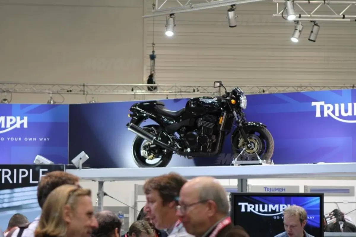 Triumph Speed Triple 1050 2011 (10)