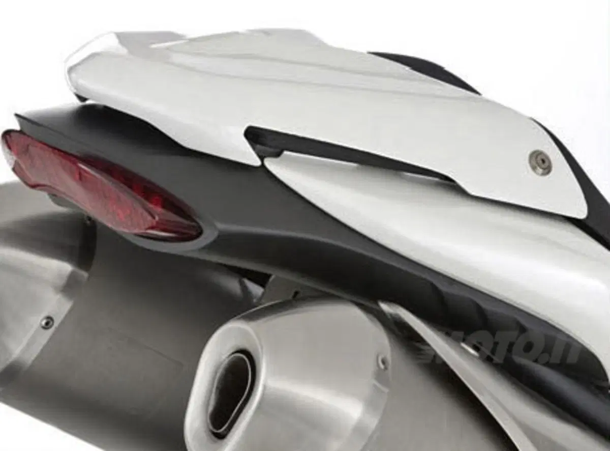 Triumph Speed Triple 1050 2011 (16)