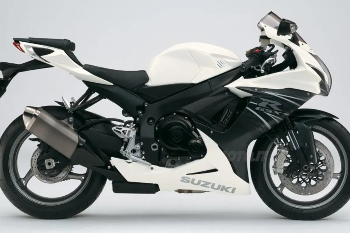 Le nuove Suzuki GSX-R 600 e GSX-R 750 2011 (2)