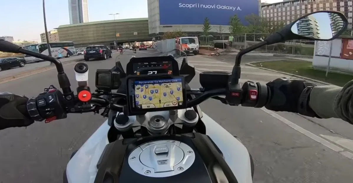 Navigatore BMW Navigator VI: la prova di Andrea Galeazzi sulla F750GS (2)