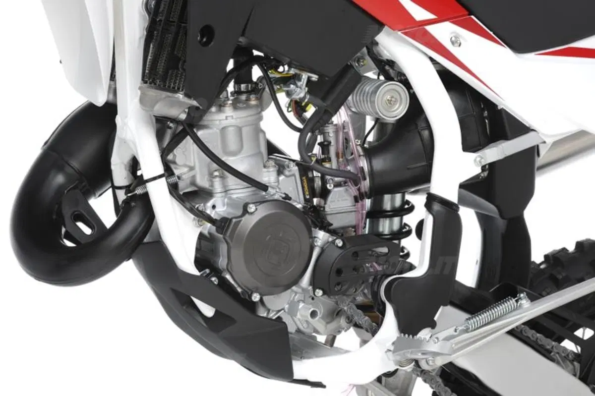 Husqvarna CR125, TC250 e WR125 2011 (15)