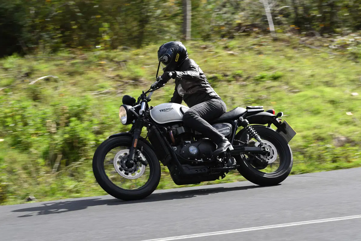 Triumph Bonneville Street Scrambler 900 2019 (3)