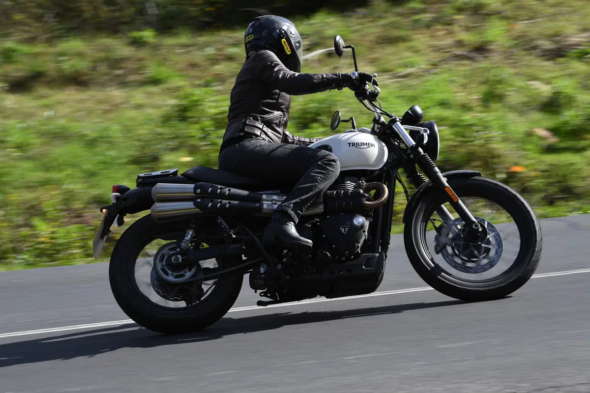 Triumph Bonneville Street Scrambler 900 2019 (2)