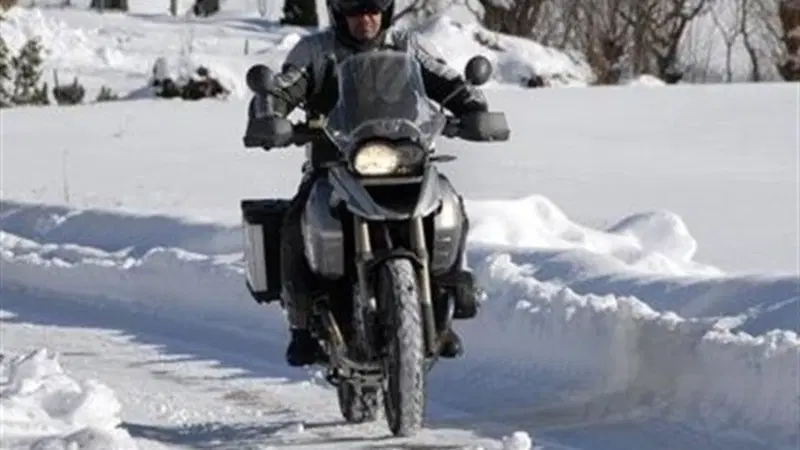 Sondaggio. I motociclisti e l'inverno. Amore o odio?