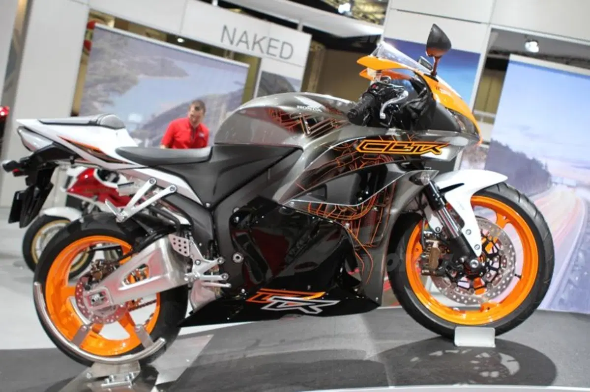 Nuove colorazioni Honda all'Intermot di Colonia
