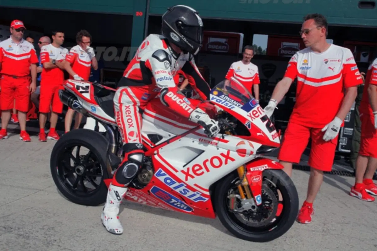 Troy Bayliss con Premier per i prossimi due anni (4)