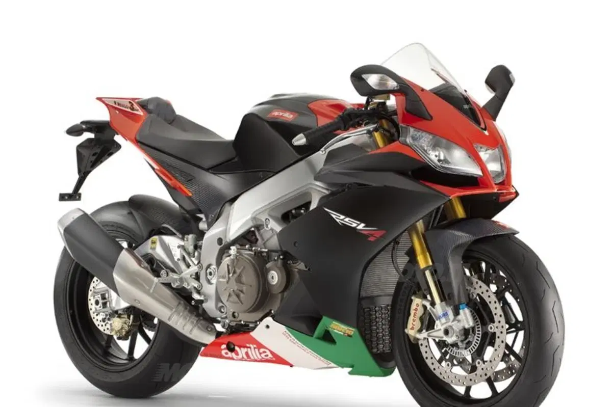 Tra le novità del Gruppo Piaggio: Aprilia RSV4 APRC SE (3)