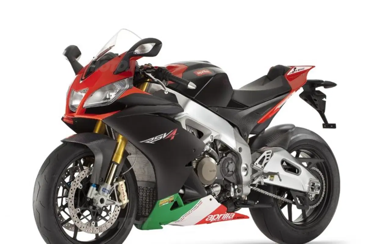Tra le novità del Gruppo Piaggio: Aprilia RSV4 APRC SE (4)