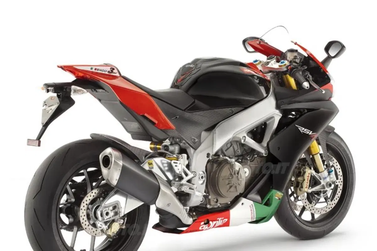 Tra le novità del Gruppo Piaggio: Aprilia RSV4 APRC SE (5)