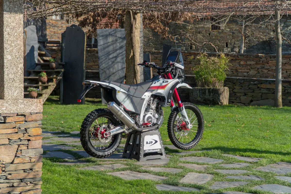 AJP PR7 650 Adventure PR7 650 Adventure (2017 - 18) (4)