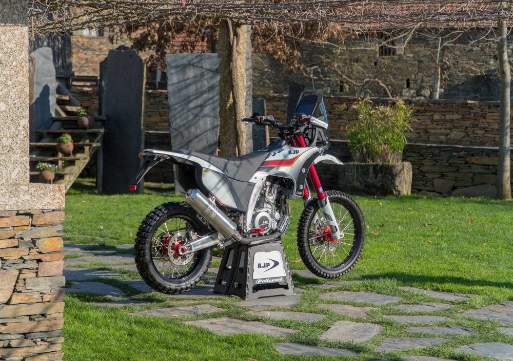 AJP PR7 650 Adventure (2017 - 18), Prezzo E Scheda Tecnica - Moto.it