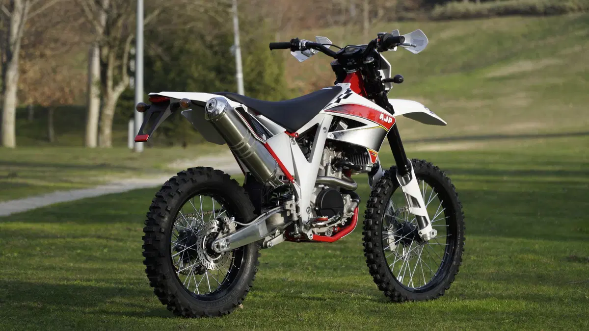 AJP PR5 250 Enduro PR5 250 Enduro (2017 - 18) (3)