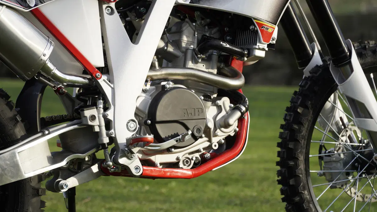 AJP PR5 250 Enduro PR5 250 Enduro (2017 - 18) (8)