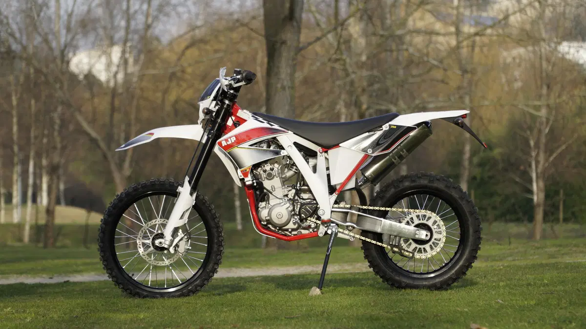 AJP PR5 250 Enduro PR5 250 Enduro (2017 - 18) (2)