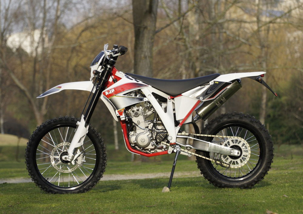 AJP PR5 250 Enduro (2017 - 18) (2)