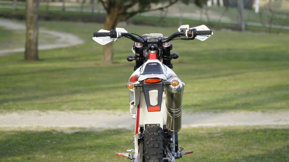AJP PR5 250 Enduro PR5 250 Enduro (2017 - 18) (6)