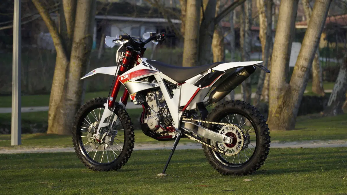 AJP PR5 250 Extreme PR5 250 Extreme (2017 - 18) (4)