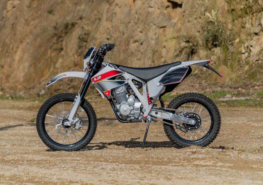 AJP PR3 240 Enduro (2017 - 18) (5)