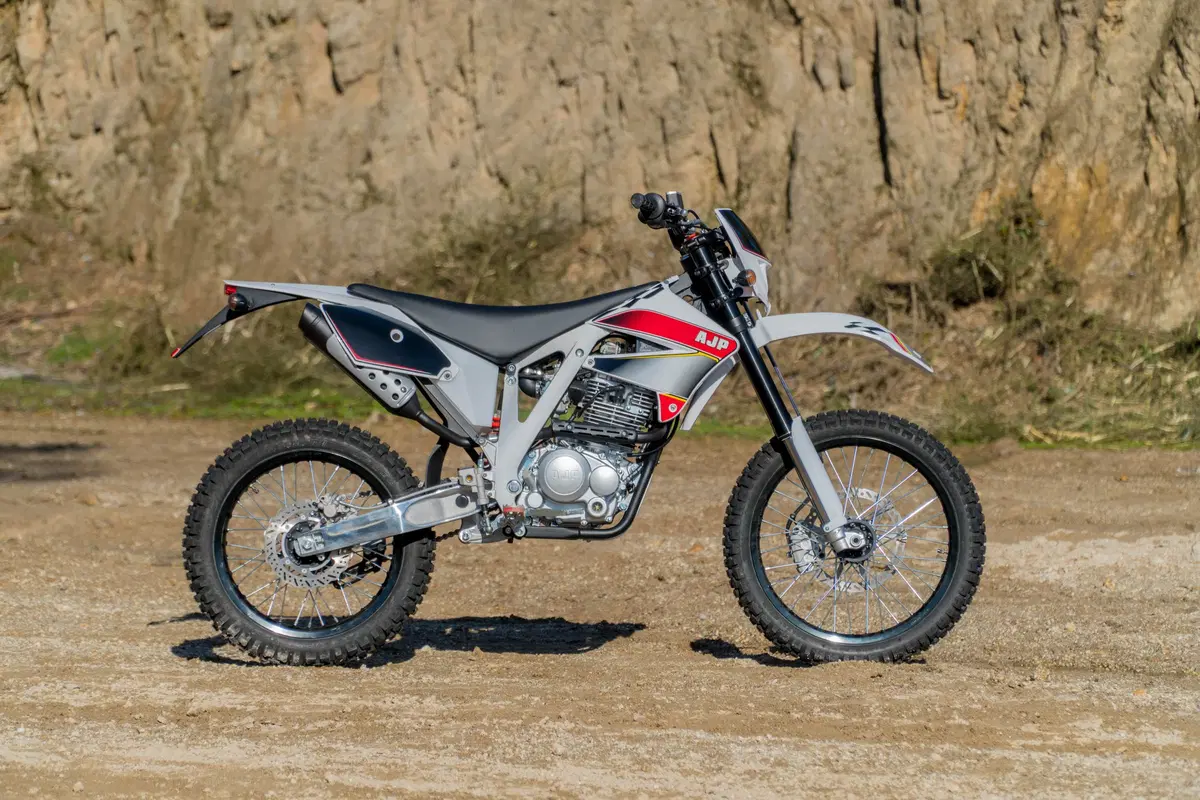 AJP PR3 240 Enduro PR3 240 Enduro (2017 - 18) (2)