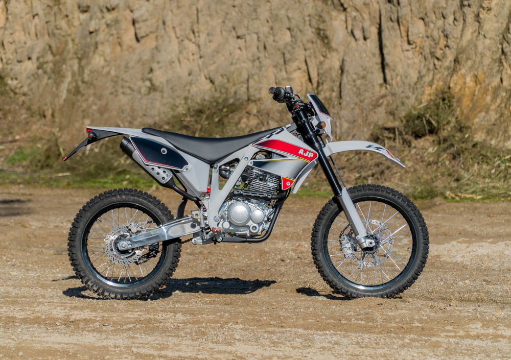 AJP PR3 240 Enduro (2017 - 18) (2)