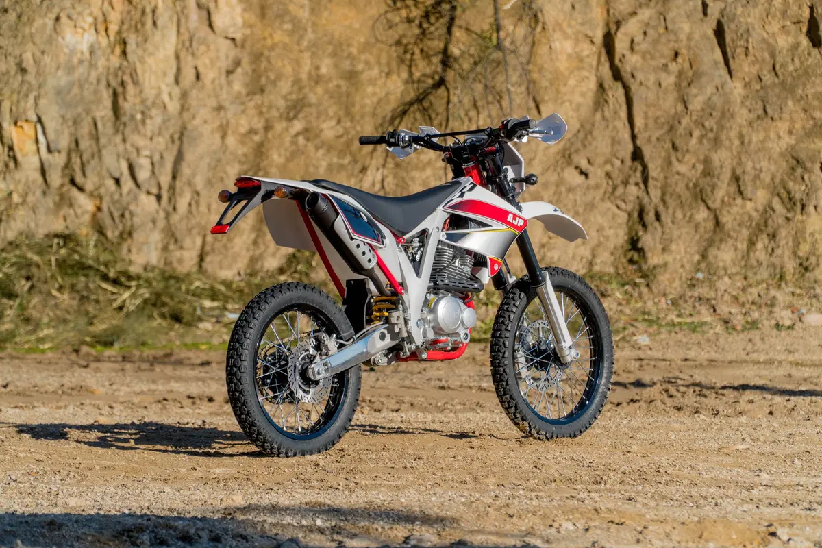 AJP PR3 240 Enduro PR3 240 Enduro Pro (2017 - 18) (4)