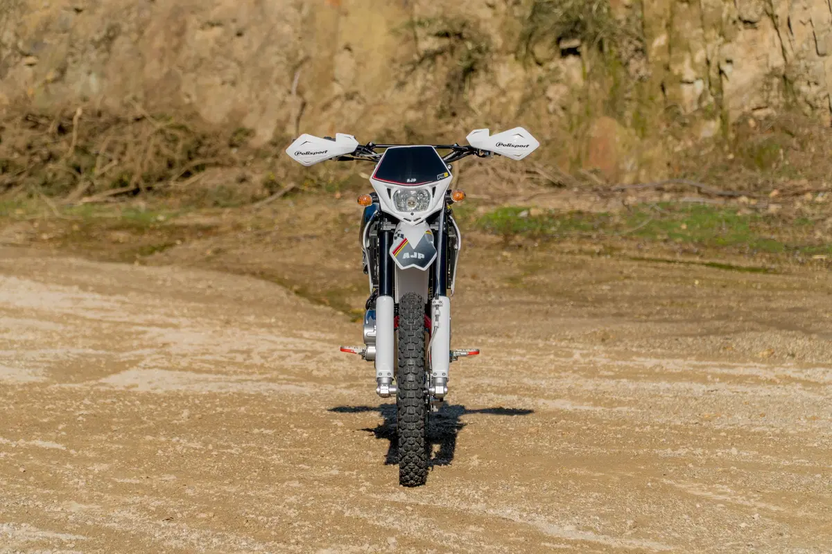 AJP PR3 240 Enduro PR3 240 Enduro Pro (2017 - 18) (6)