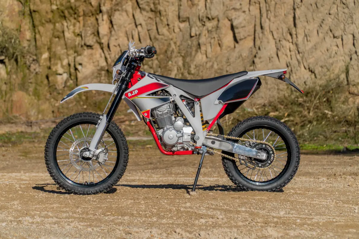 AJP PR3 240 Enduro PR3 240 Enduro Pro (2017 - 18) (7)