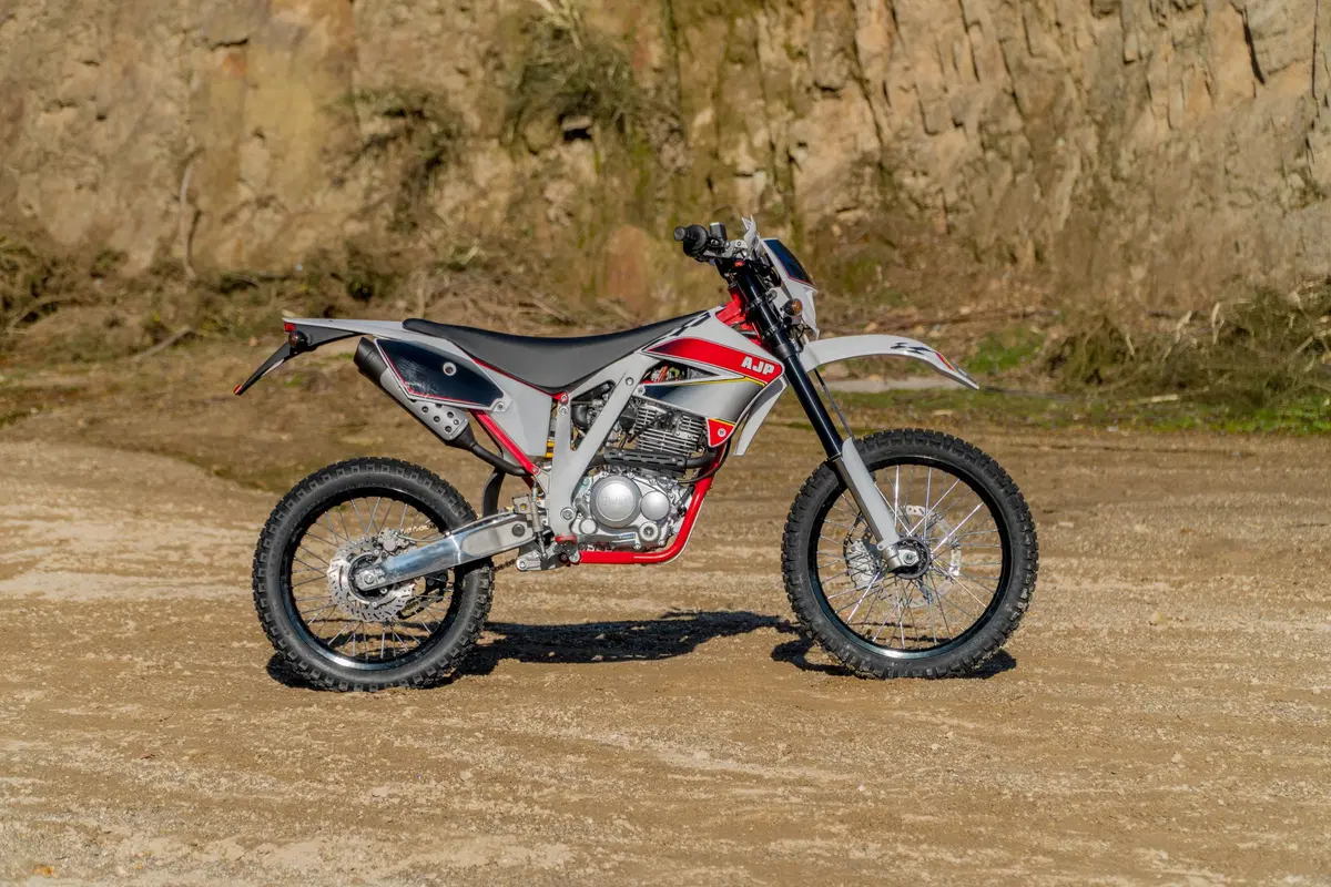 AJP PR3 240 Enduro PR3 240 Enduro Pro (2017 - 18) (2)