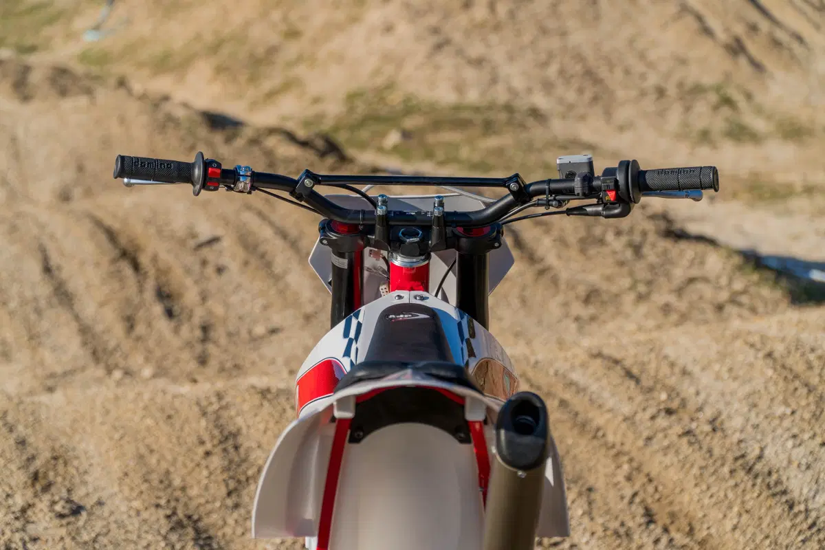 AJP PR3 240 MX PR3 240 MX (2017 - 18) (5)