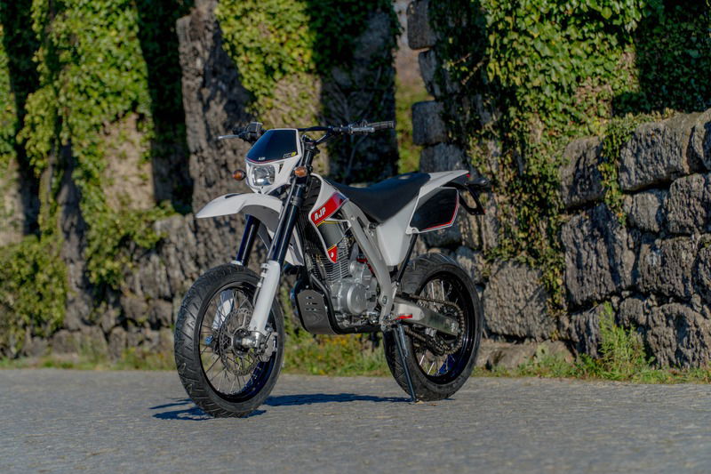 AJP PR3 240 Supermoto PR3 240 Supermoto (2017 - 18)